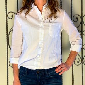 Button down classic white long sleeve shirt